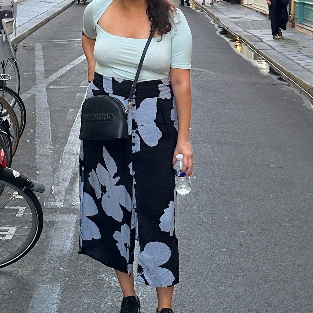 Floral Midi Skirt Slit in Blue Flowers